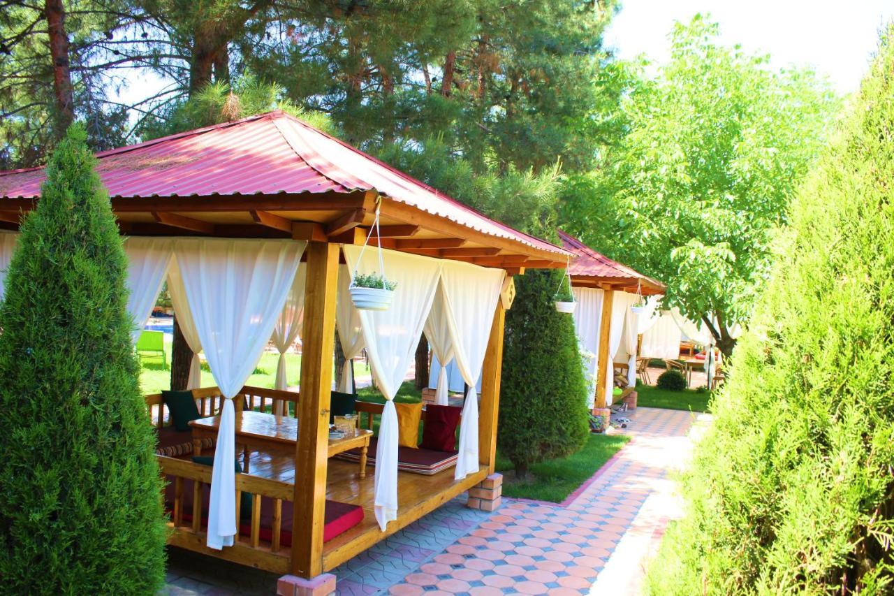 Hotel Grace Garden Kum Exteriér fotografie